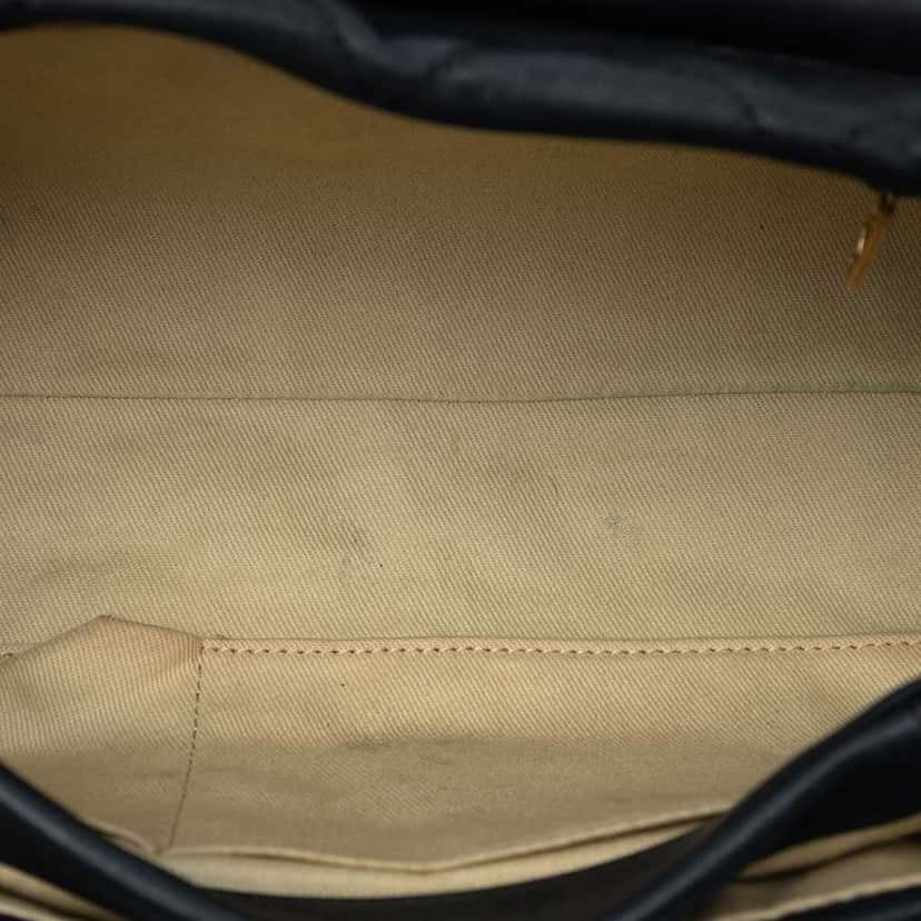 Chanel Large Aged Calfskin Chic Quilt Flap Black Leather Good condition - Model View