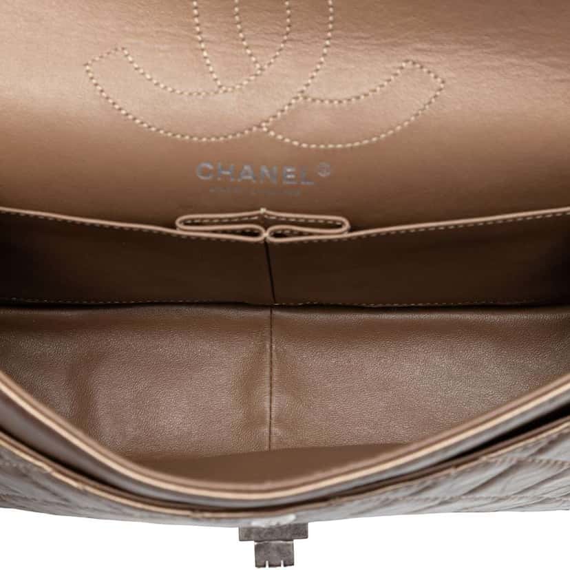 Chanel Quilted Metallic Aged Calfskin Reissue 2.55 Double Flap Bag 226 Brown Leather Good condition - Model View