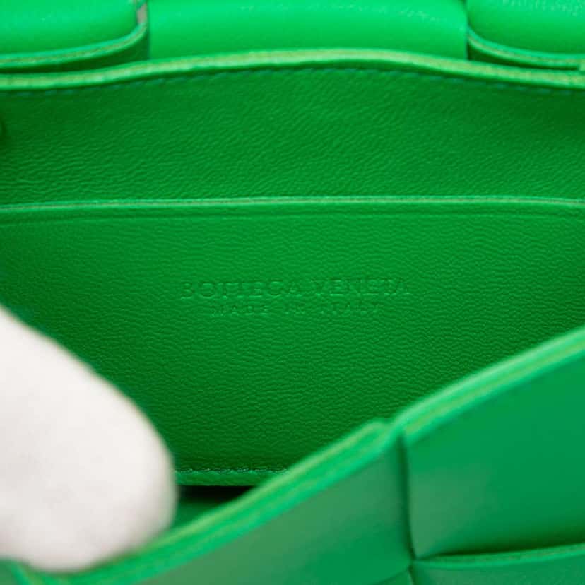 Bottega Veneta Candy Nappa Intrecciato Cassette Crossbody Green Leather Good condition - Box View