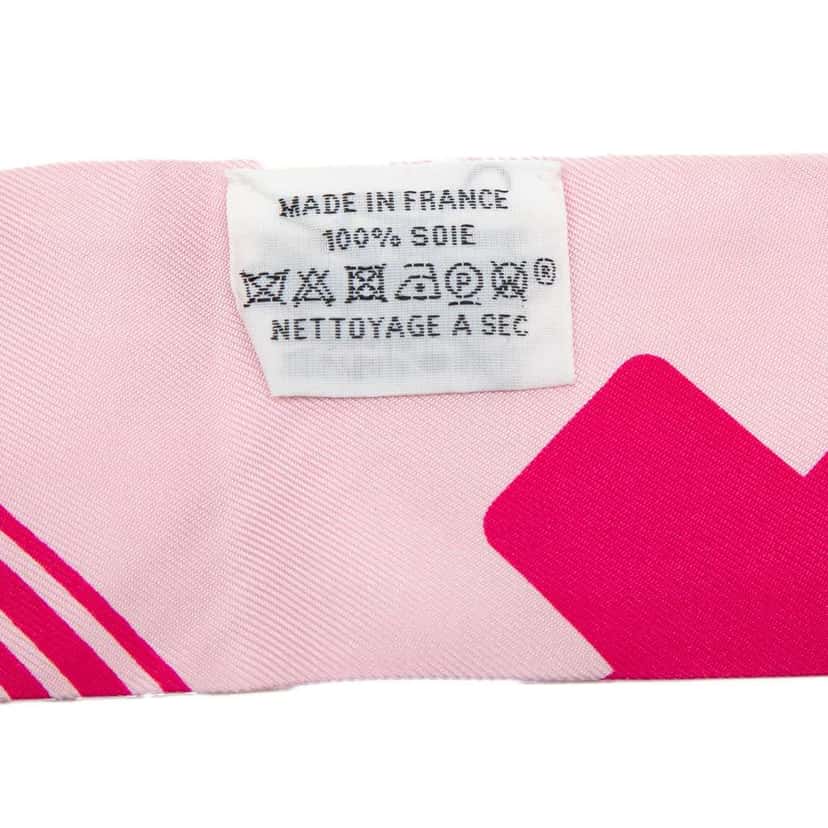 Hermès Les Coupes Tattoo Twilly Silk Scarf Pink Silk Good condition - Model View