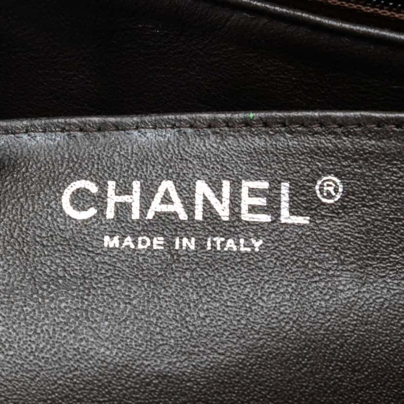 Chanel Maxi Classic Patent Double Flap Brown Leather Good condition - Box View