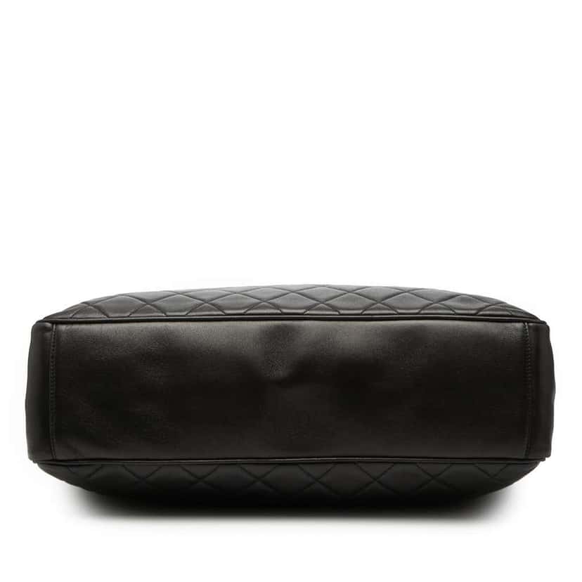 Chanel CC Quilted Lambskin Tote Black Leather Good condition - Inside View