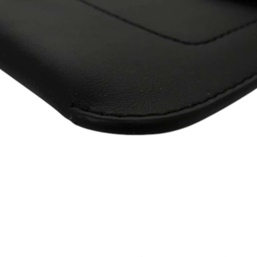 Burberry Leather Slim Belt Bag Black Leather Good condition - Model View