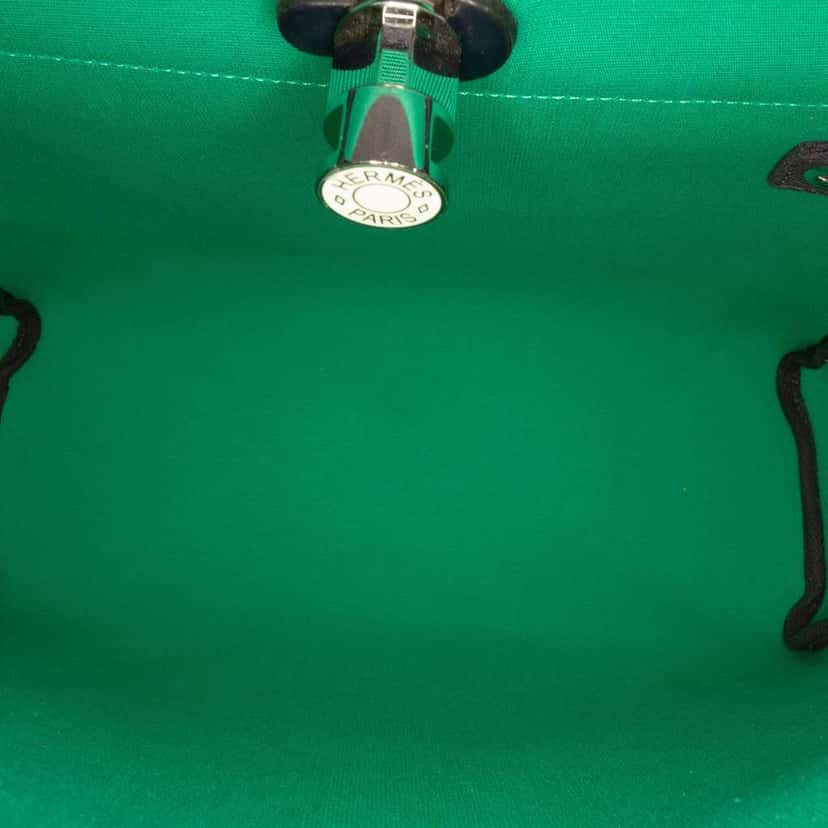 Hermès Toile Herbag Zip 31 Green Canvas Good condition - Model View
