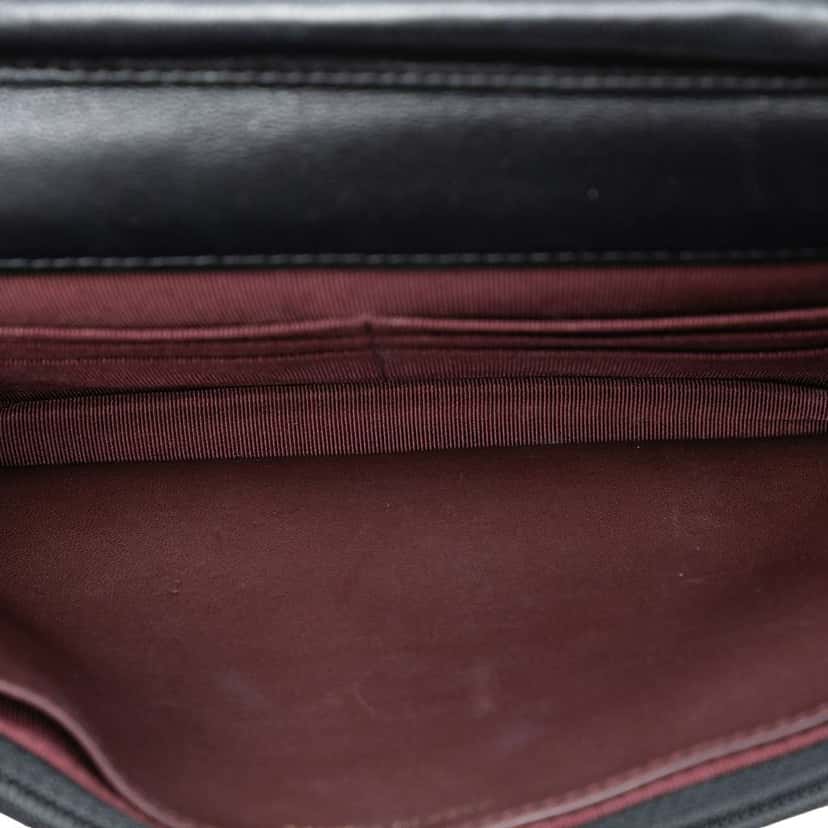 Chanel CC Quilted Lambskin Wallet On Chain Black Leather Good condition - Model View