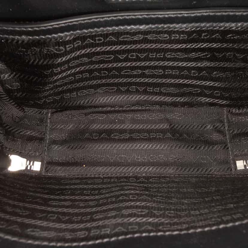 Prada Saffiano Brique Crossbody Black Leather Very good condition - Model View