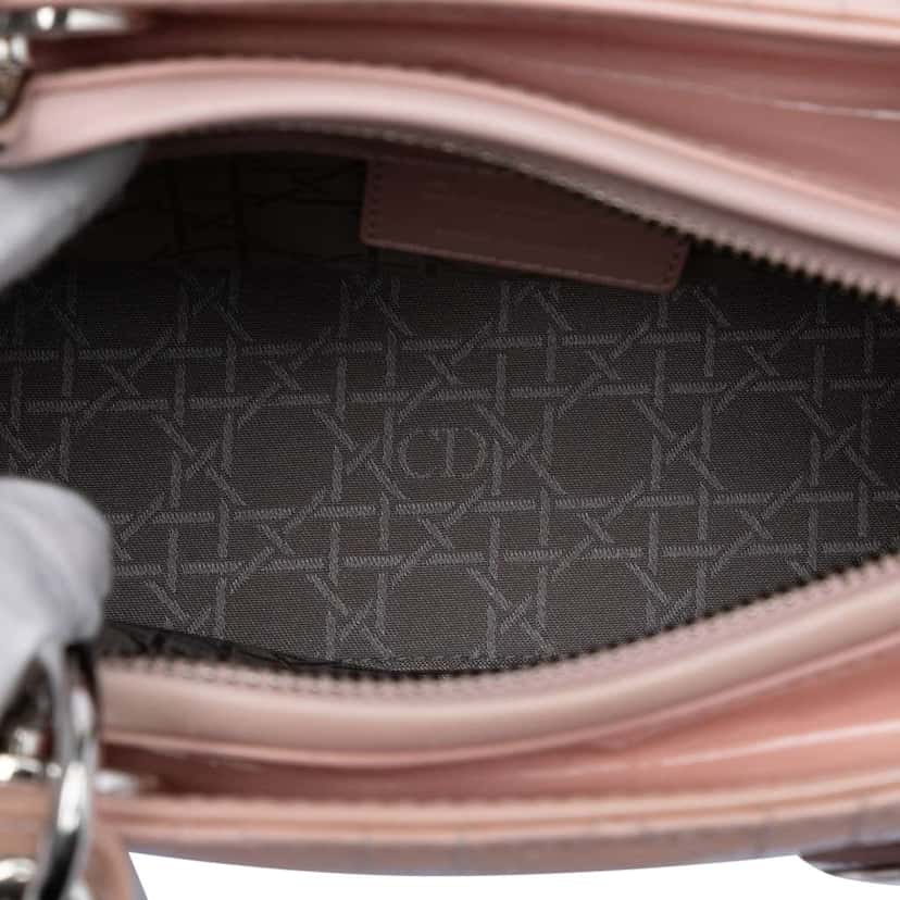 Dior Medium Patent Cannage Lady Dior Pink Leather Very good condition - Model View