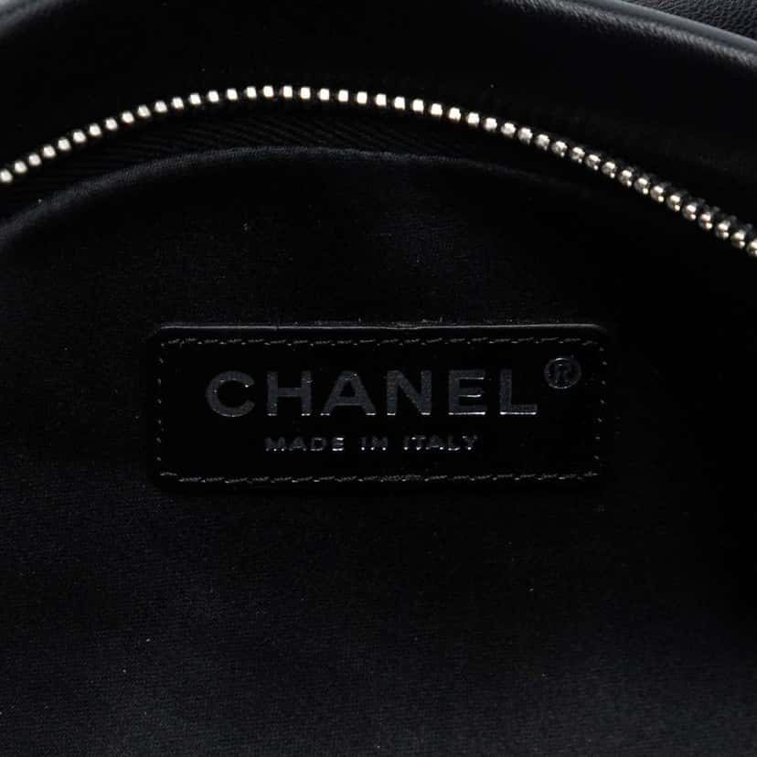 Chanel Lambskin Globe Emblem Clutch Black Leather Very good condition - Box View