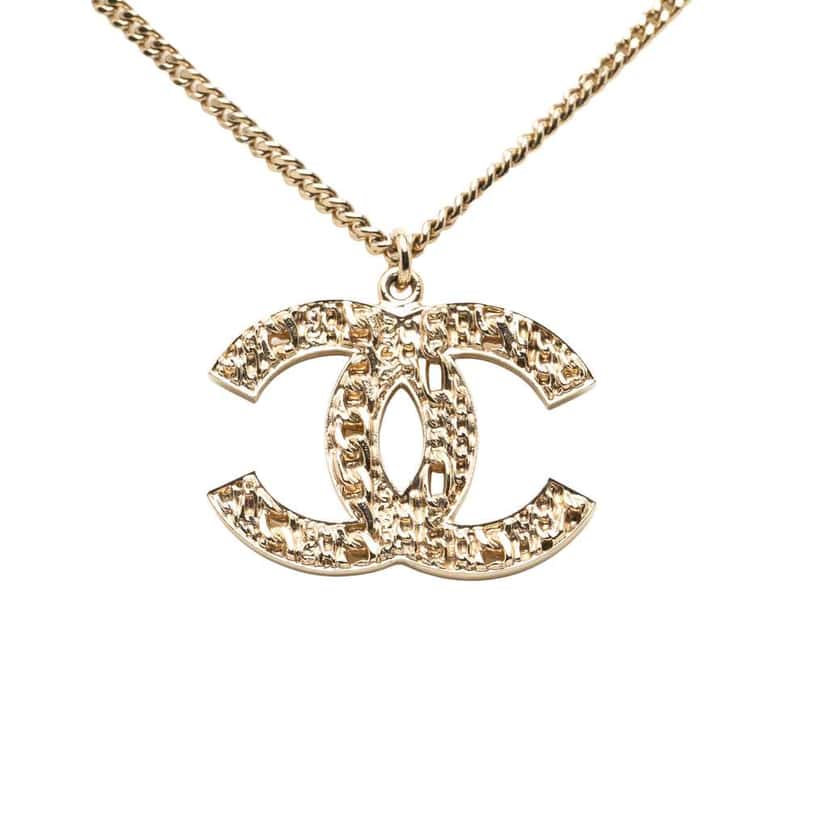 Chanel CC Gold Plated Pendant Necklace Gold Metal Very good condition - Front View