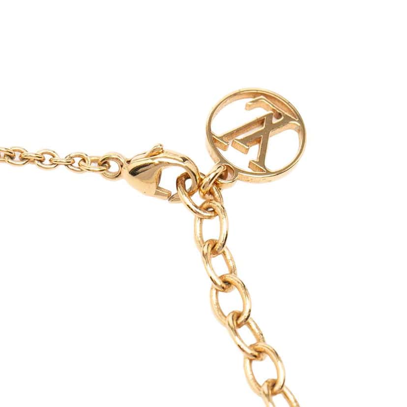 Louis Vuitton Gold Plated Essential V Necklace Gold Metal Very good condition - Model View