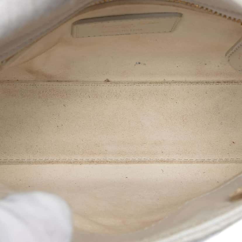 Dior Mini Wavy Crinkled Lambskin Lady Dior White Leather Very good condition - Model View