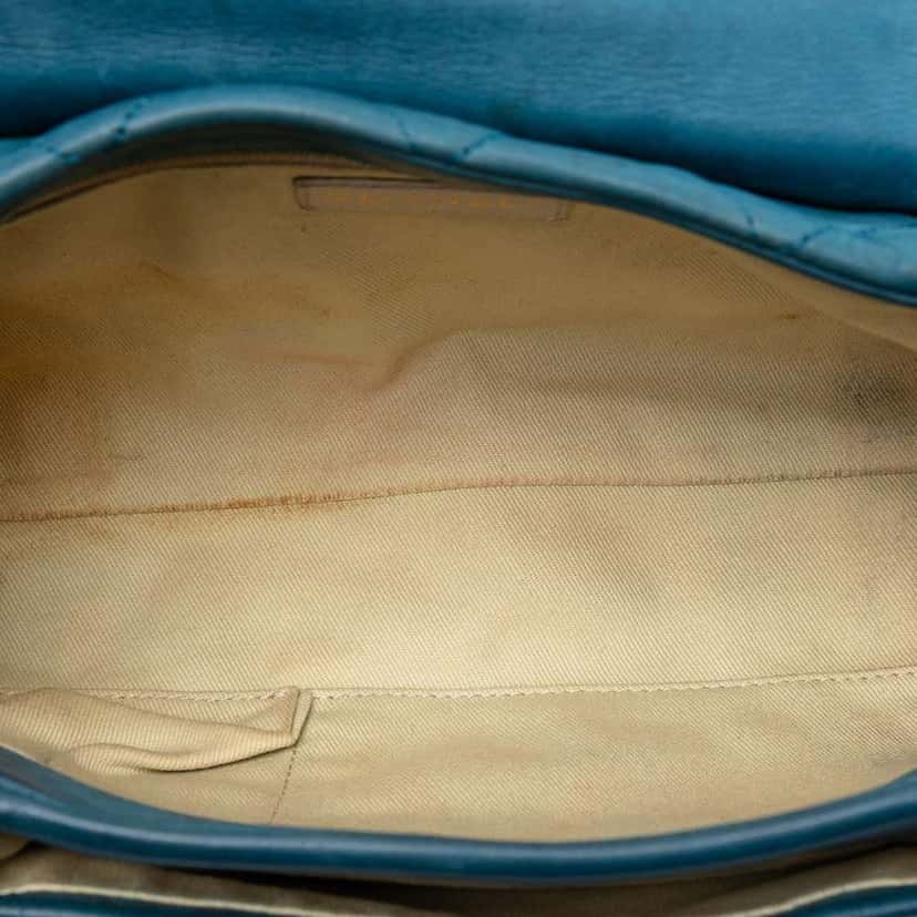 Chanel Large Quilted Iridescent Calfskin Chic Quilt Flap Blue Leather Very good condition - Model View