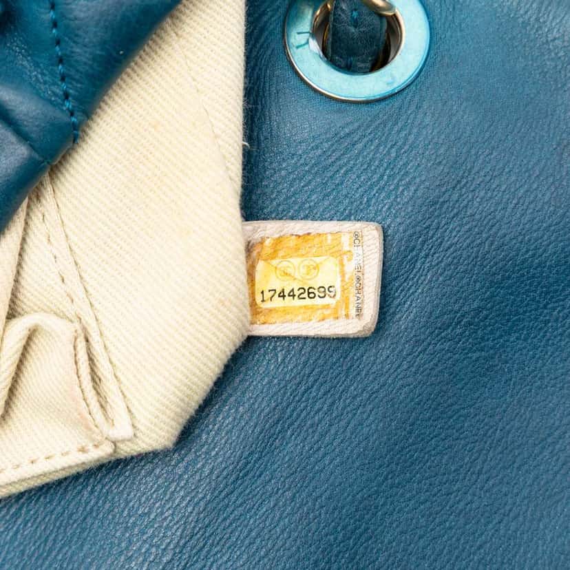 Chanel Large Quilted Iridescent Calfskin Chic Quilt Flap Blue Leather Very good condition - Box View