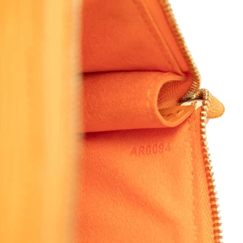 Louis Vuitton Epi Pochette Accessoires Orange Leather Very good condition - Box View