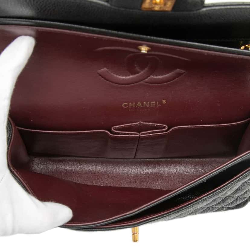 Chanel Medium Classic Caviar Double Flap Black Leather Very good condition - Model View