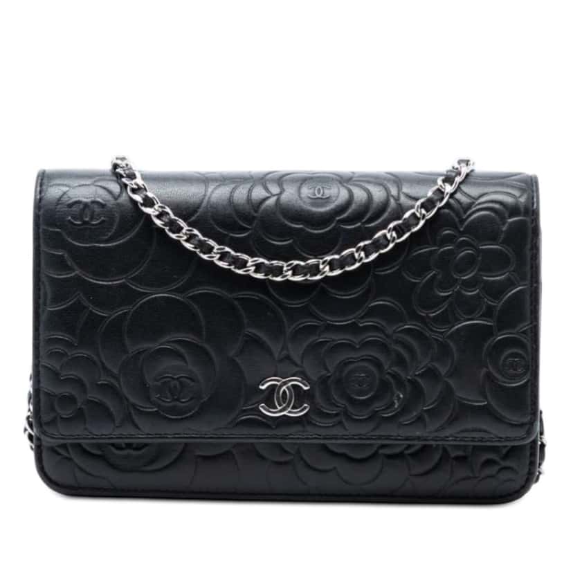 Chanel CC Embossed Lambskin Camellia Wallet On Chain Black Leather Very good condition - Front View