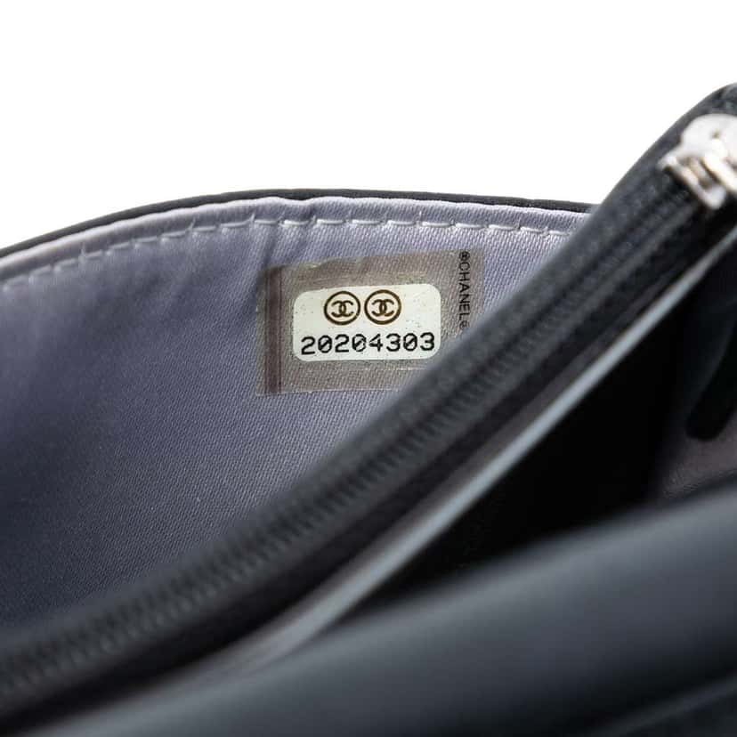 Chanel CC Embossed Lambskin Camellia Wallet On Chain Black Leather Very good condition - Box View