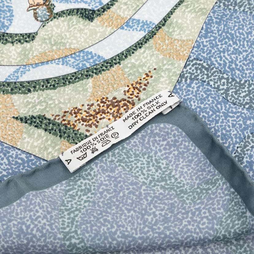 Hermès Alfred De Dreux Peintre du Cheval Silk Scarf Blue Silk Very good condition - Back View