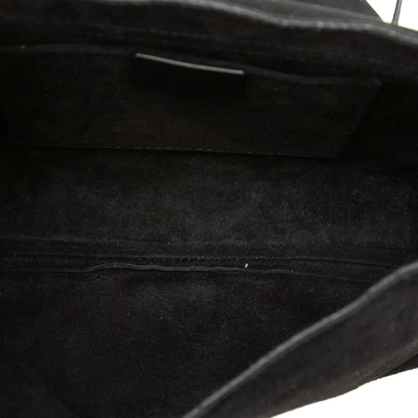 Gucci Suede Heart Crossbody Black Leather Very good condition - Model View