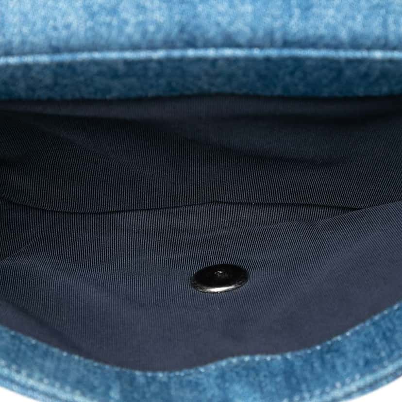 Chanel CC Denim Fringe Single Flap Blue Denim Very good condition - Model View