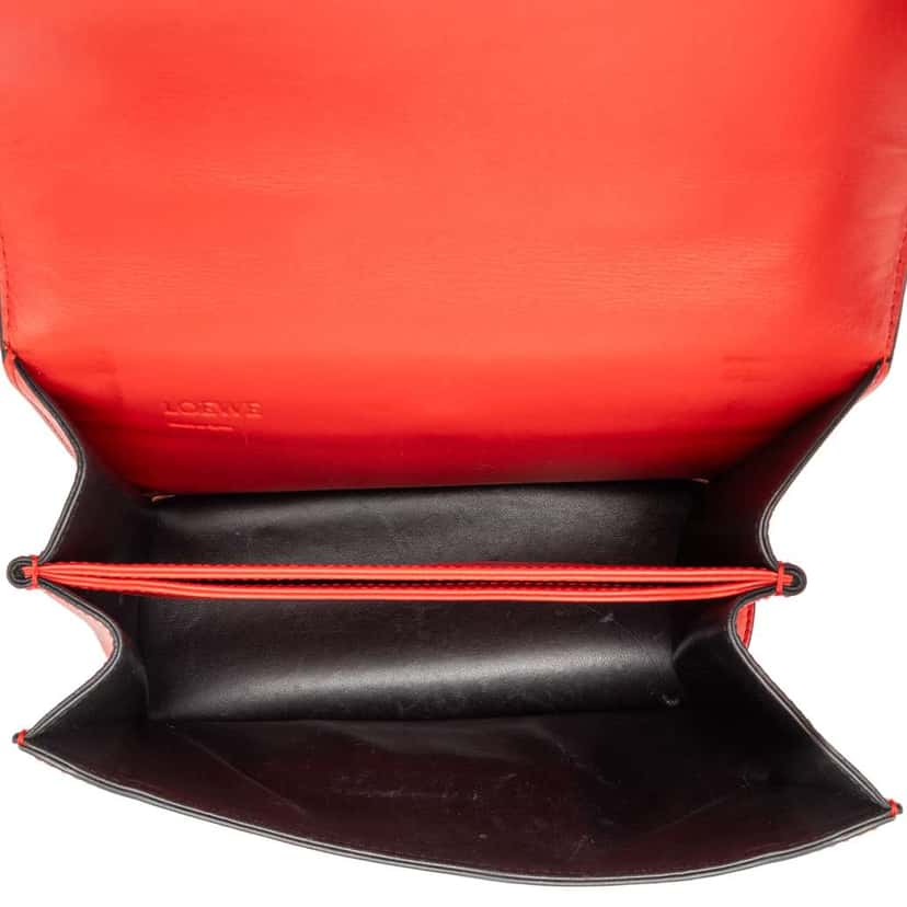 Loewe Medium Leather Barcelona Crossbody Red Leather Very good condition - Model View