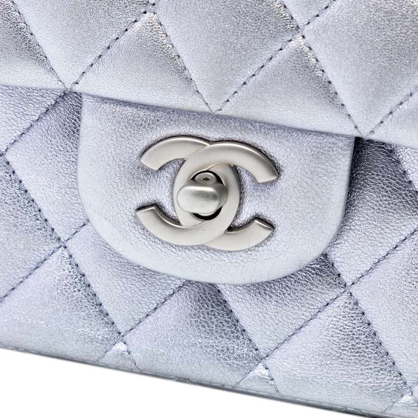 Chanel Medium Classic Metallic Lambskin Double Flap Silver Leather Very good condition - Box View