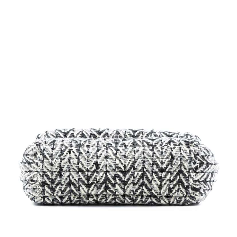Chanel CC Herringbone Tweed Flap Black Tweed Very good condition - Inside View