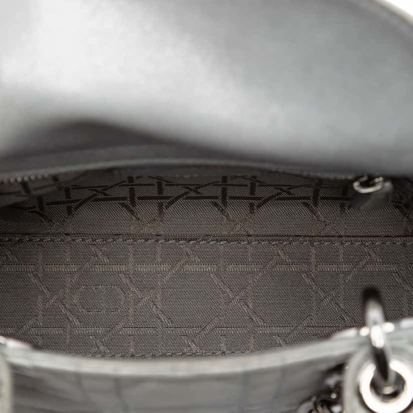 Dior Mini Iridescent Lambskin Cannage Lady Dior Silver Leather Very good condition - Model View