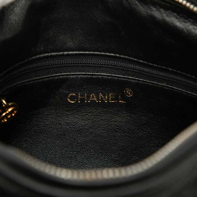 Chanel CC Quilted Caviar Chain Camera Bag Black Leather Very good condition - Box View