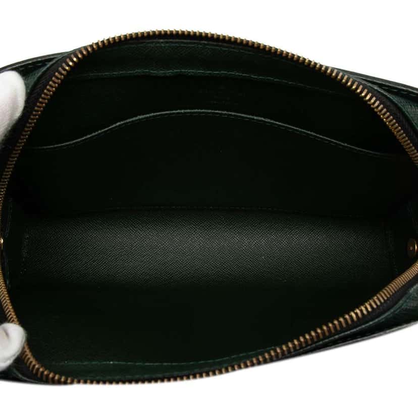 Louis Vuitton Taiga Pochette Baikal Green Leather Good condition - Model View