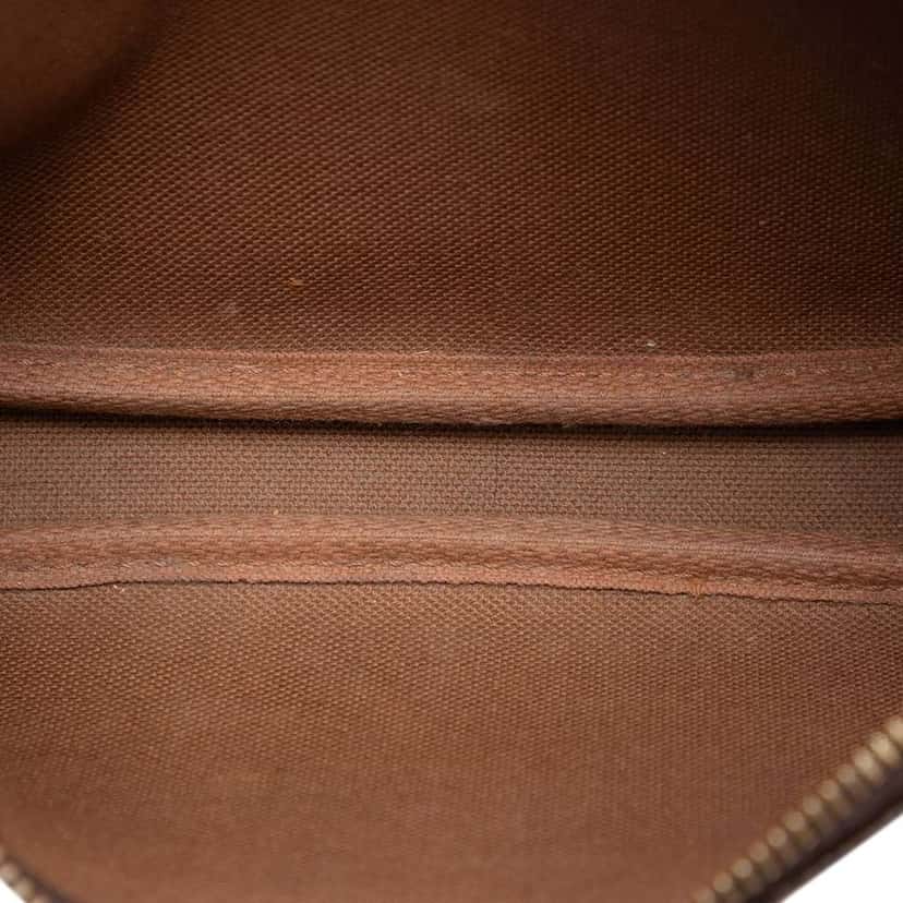 Louis Vuitton Monogram Mini Pochette Accessoires Brown Very good condition - Model View