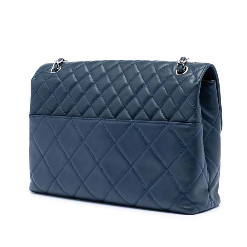Chanel Quilted Calfskin In The Business Flap Blue Leather Very good condition - Back View