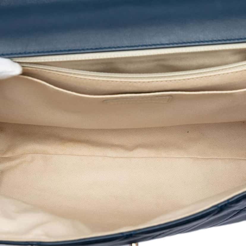 Chanel Quilted Calfskin In The Business Flap Blue Leather Very good condition - Model View