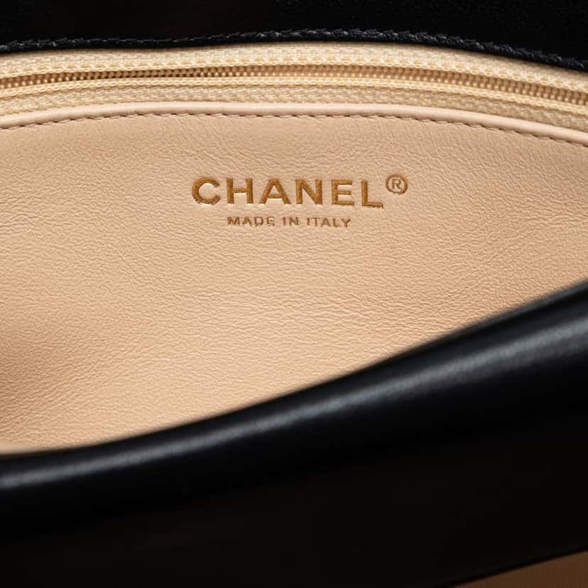 Chanel Chevron Sheepskin Subtle Clutch Black Leather Very good condition - Box View