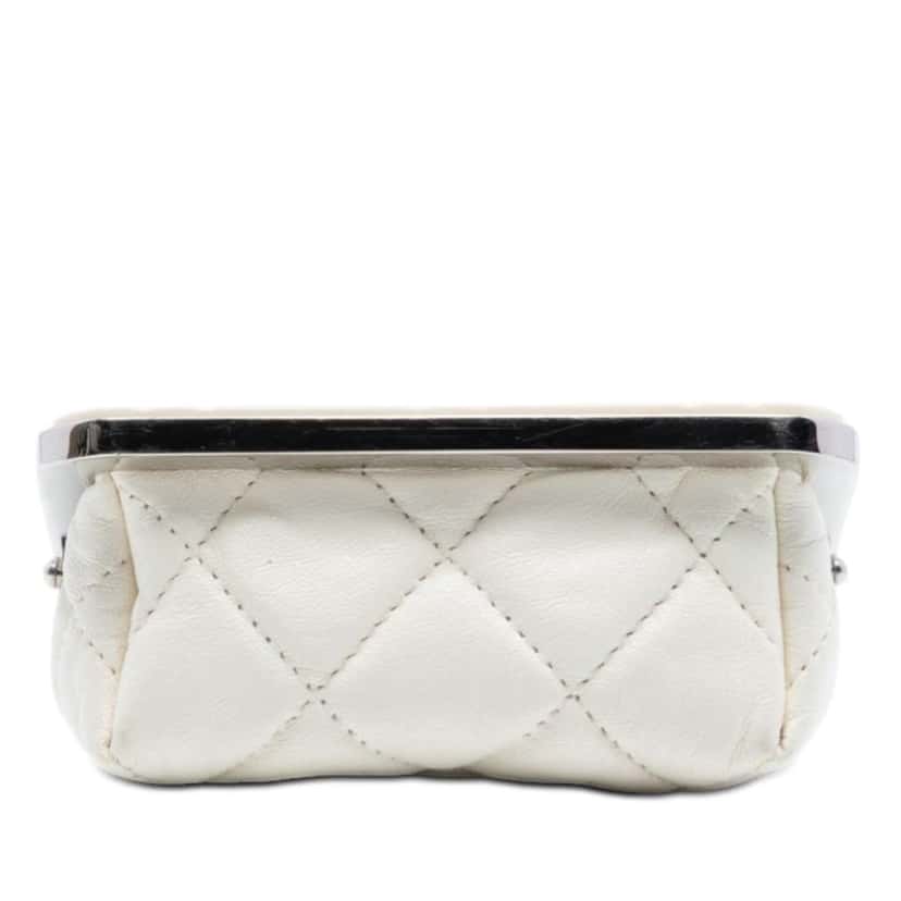 Chanel Lambskin and Acrylic Kiss Clutch with Chain White Leather Very good condition - Inside View