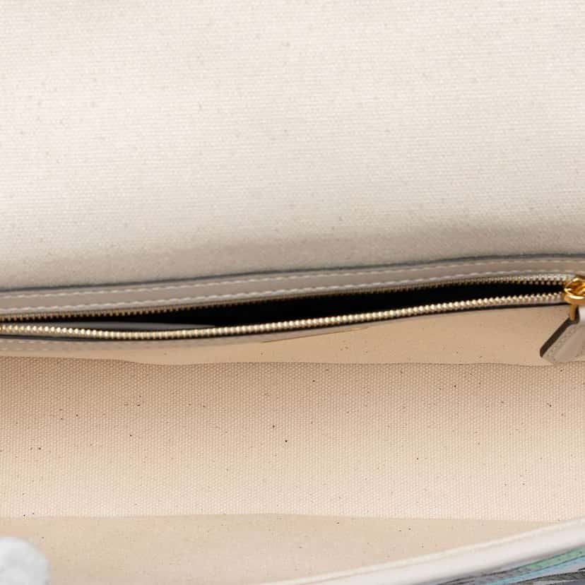 Fendi Zucca Embroidered Canvas Baguette Satchel White Canvas Very good condition - Model View