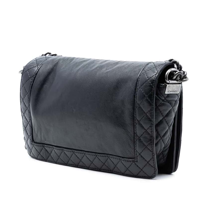 Chanel Medium Calfskin Boy Reverso Flap Black Leather Very good condition - Back View