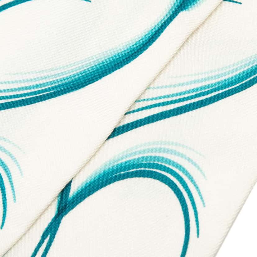 Hermès 24 Faubourg Silk Twilly Scarf White Silk Very good condition - Model View