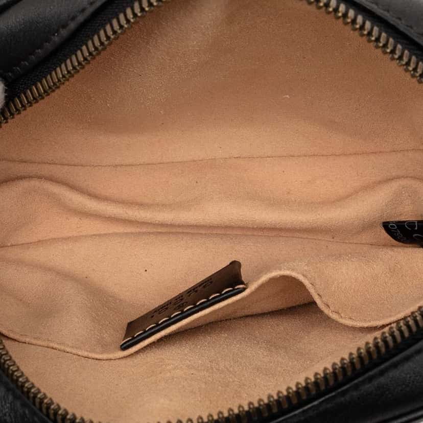 Gucci GG Marmont Matelasse Leather Belt Bag Black Leather Very good condition - Model View