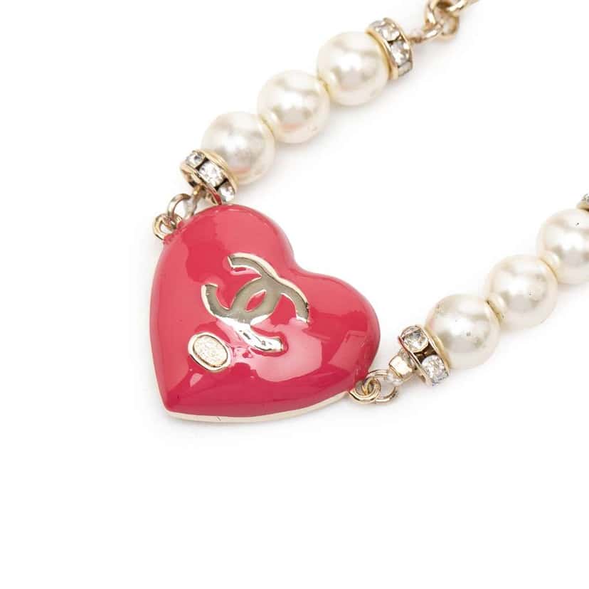 Chanel CC Gold Plated Resin Crystal Faux Pearl Chain Heart Bracelet Gold Metal Very good condition - Box View