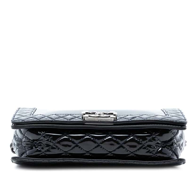Chanel Medium Patent Boy Reverso Flap Black Leather Very good condition - Inside View