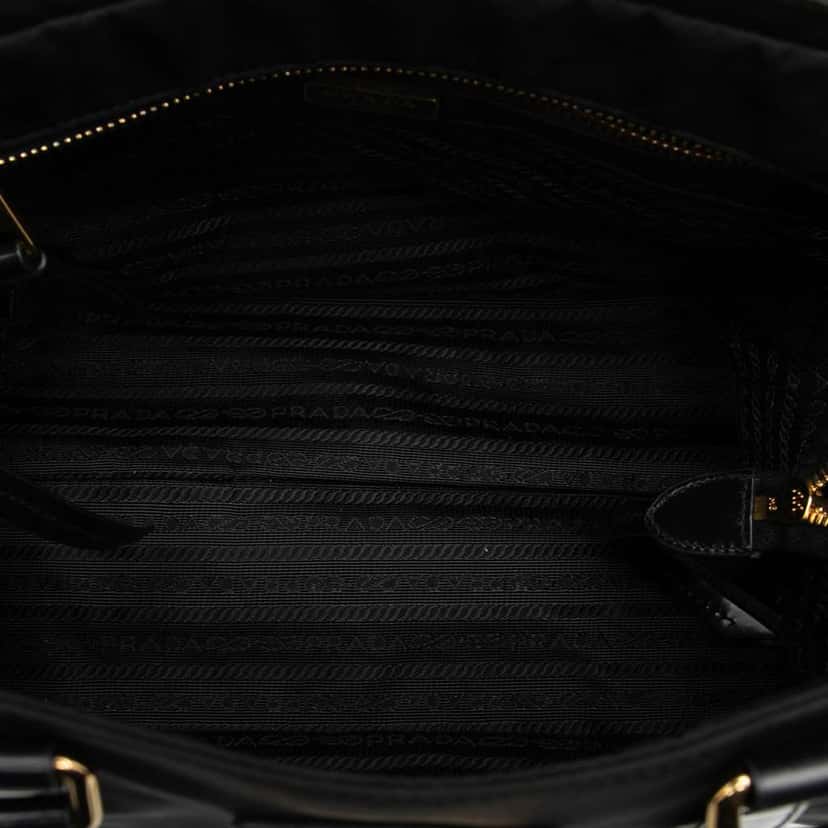 Prada Tessuto Tote Black Very good condition - Model View