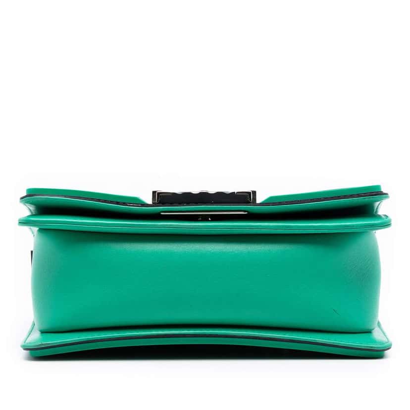 Chanel Small Bicolor Quilted Lambskin and Rubber Boy Flap Green Leather Very good condition - Inside View