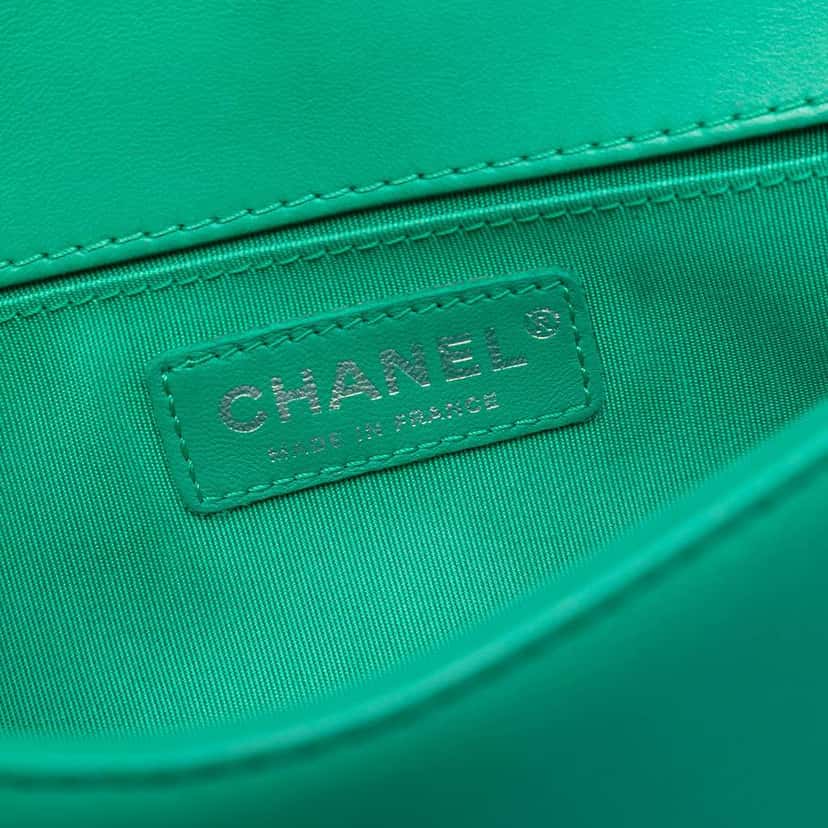 Chanel Small Bicolor Quilted Lambskin and Rubber Boy Flap Green Leather Very good condition - Box View