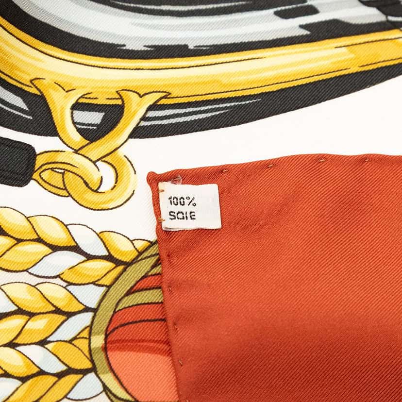 Hermès Frontaux et Cocardes Silk Scarf 90 White Silk Very good condition - Back View