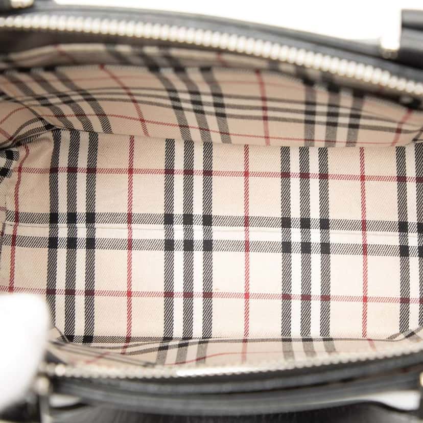 Burberry Leather Handbag Black Leather Very good condition - Model View