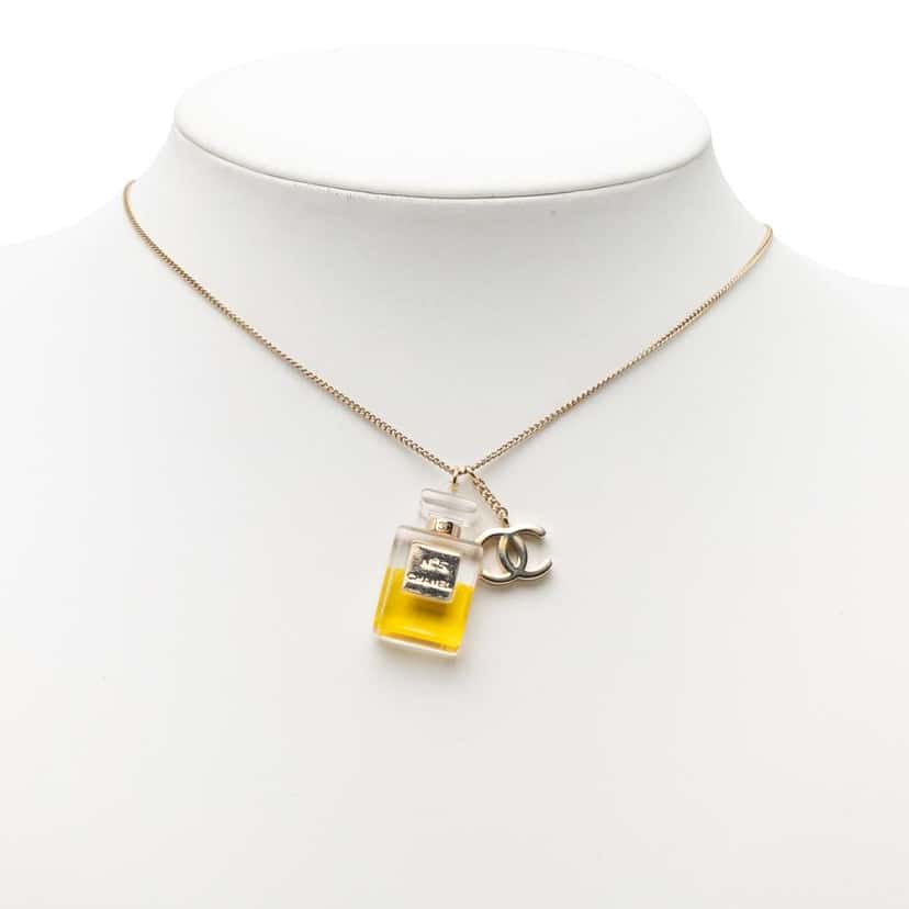 Chanel CC Gold Plated No 5 Perfume Bottle Pendant Necklace Gold Metal Very good condition - Box View