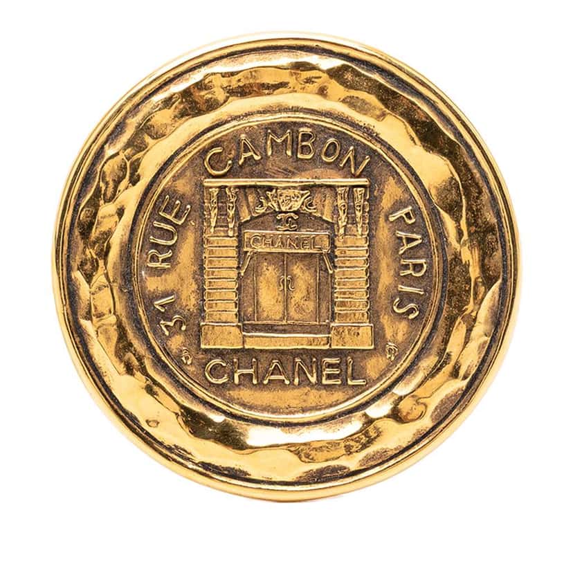 Chanel Gold Plated 31 Rue Cambon Medallion Brooch Gold Metal Very good condition - Front View