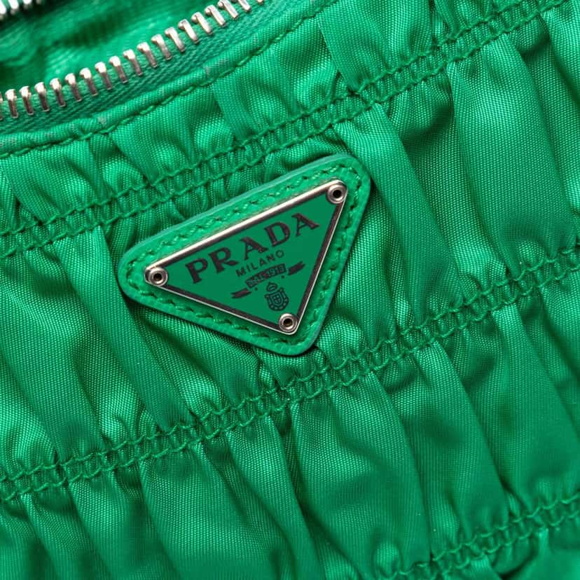 Prada Tessuto Gaufre Re Edition Shoulder Bag Green Very good condition - Box View