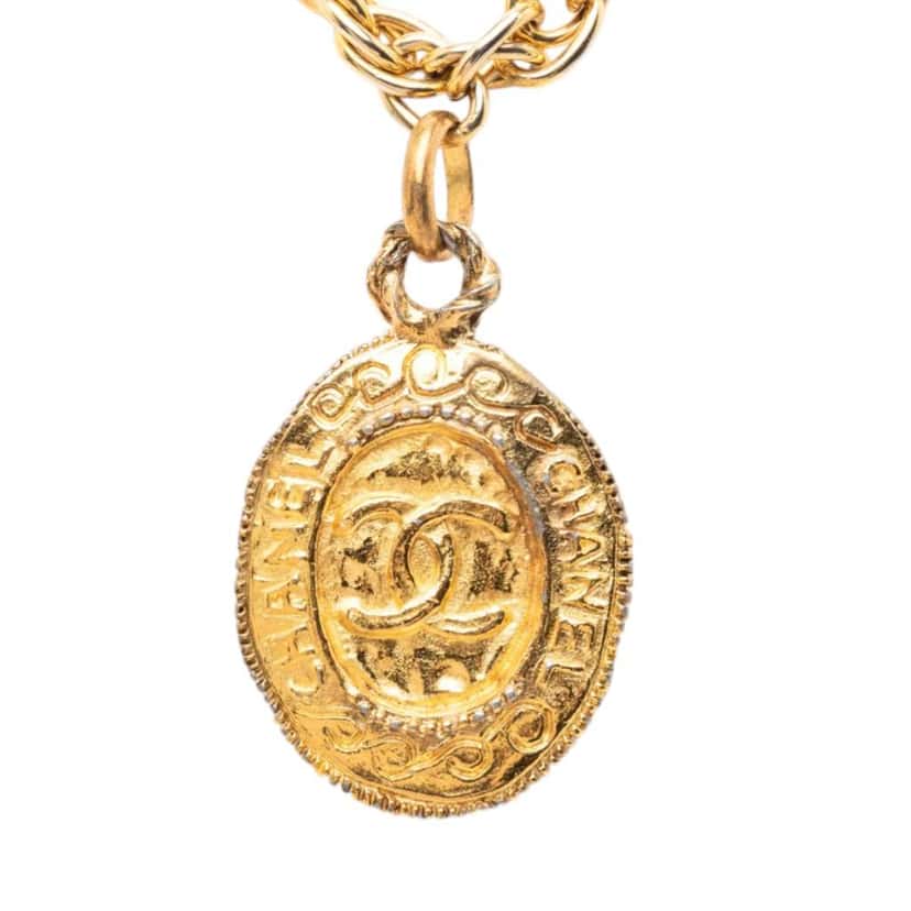 Chanel CC Gold Plated Medallion Pendant Necklace Gold Metal Very good condition - Inside View